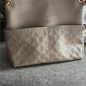 Louis Vuitton Turtledove Empreinte Maida Hobo